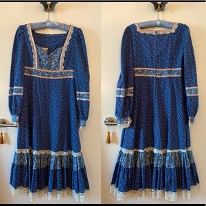 VTG Gunne Sax blue floral prairie dress 11